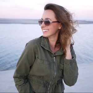 Meet your Posher, Brooke